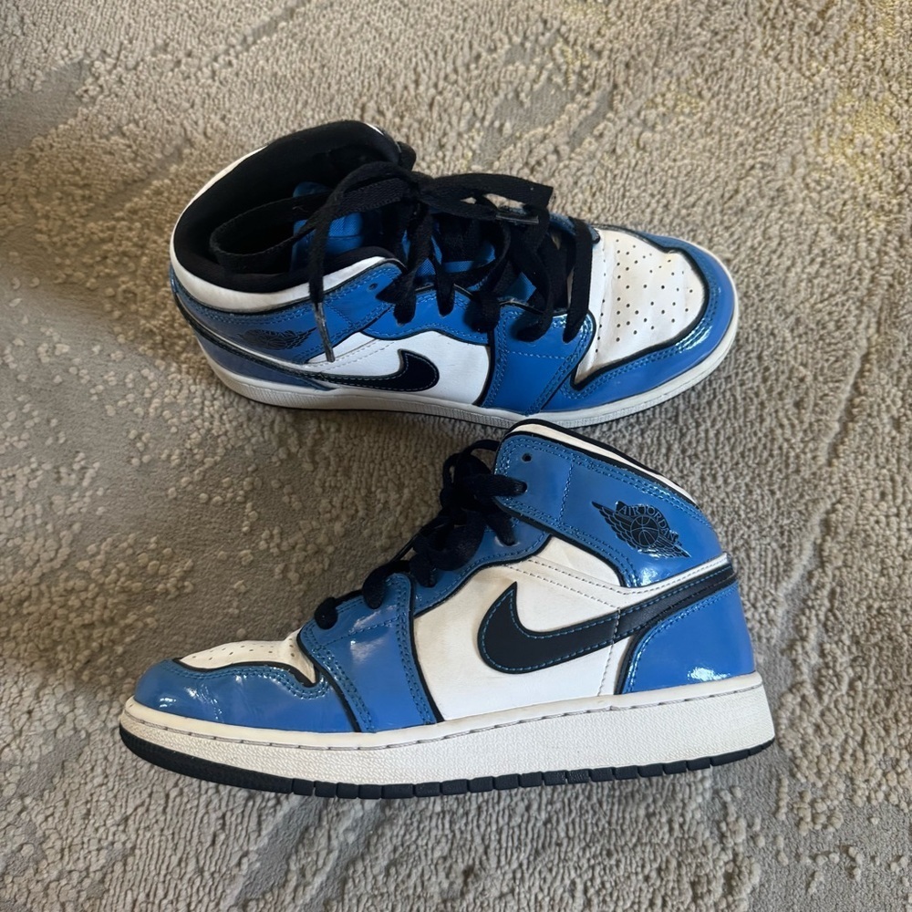 Nike Jordan 1 Mid Signal Blue sneakers shoes blue white swoosh boys 3.5